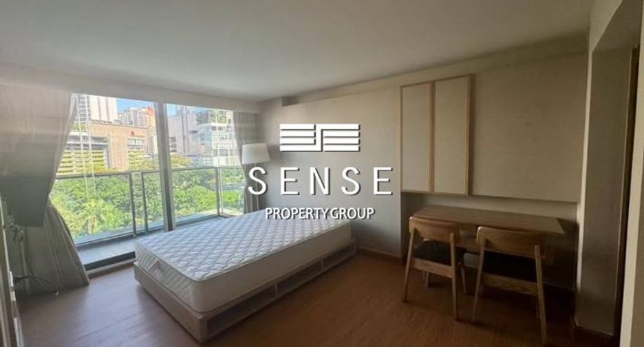 For rent 3 bedrooms condo in Pathum Wan, Bangkok