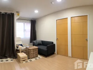 For rent 2 bedrooms condo in Din Daeng, Bangkok