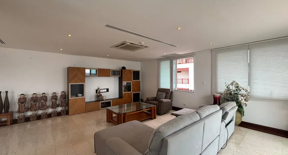 Condo en alquiler de 3 habitaciones en Thalang, Phuket