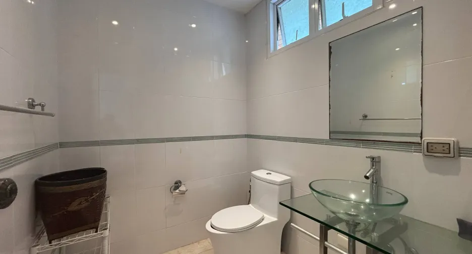 Condo en alquiler de 3 habitaciones en Thalang, Phuket