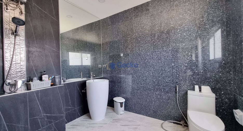 For sale 7 ベッドルーム house in Bang Lamung, Chonburi