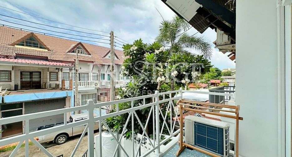 Casa en alquiler de 3 habitaciones en Jomtien, Pattaya