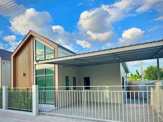 Haus zum Kauf mit 3 Zimmer in Si Racha, Chonburi
