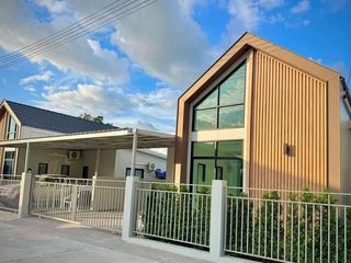 Haus zum Kauf mit 3 Zimmer in Si Racha, Chonburi