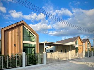 Haus zum Kauf mit 3 Zimmer in Si Racha, Chonburi