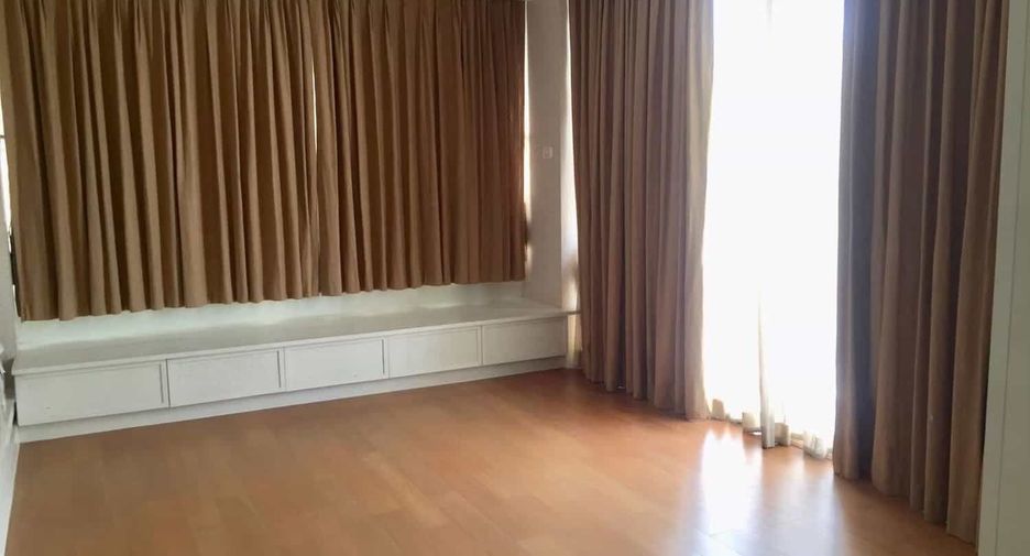 For sale 4 bedrooms condo in Hua Hin, Prachuap Khiri Khan