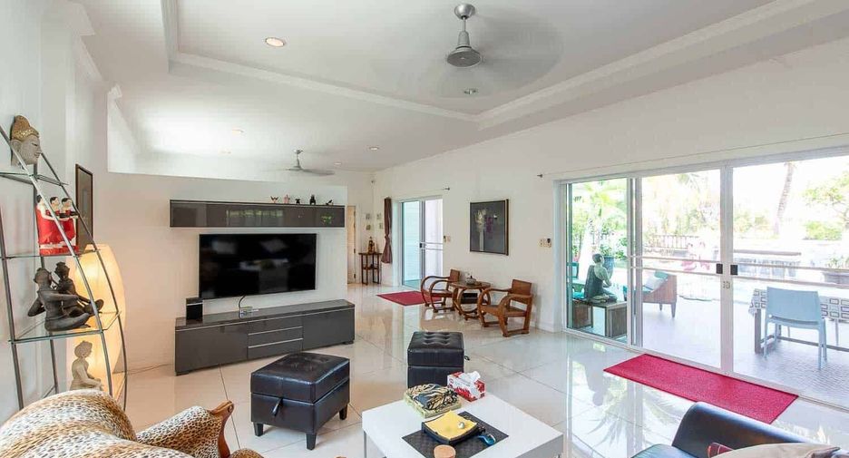 For sale 2 bedrooms villa in Hua Hin, Prachuap Khiri Khan