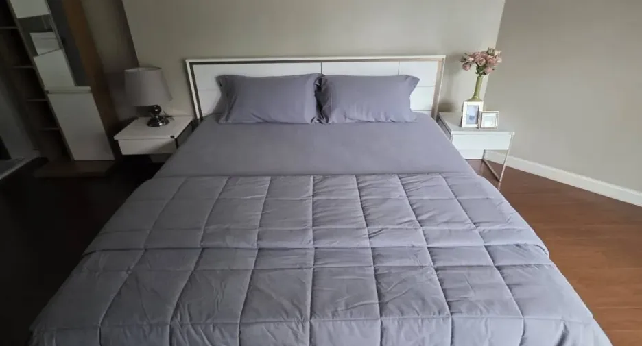 For sale and for rent 3 bedrooms condo in Huai Khwang, Bangkok