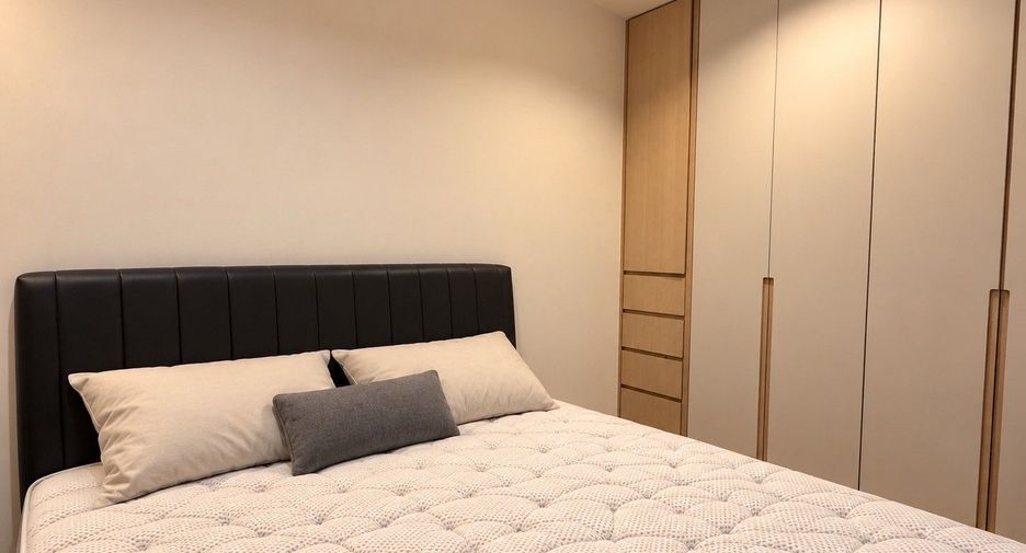 For rent 2 bedrooms condo in Phra Khanong, Bangkok
