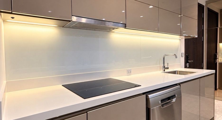 For rent 2 bedrooms condo in Phra Khanong, Bangkok