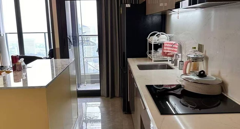 À louer 2 chambres condo à Huai Khwang, Bangkok