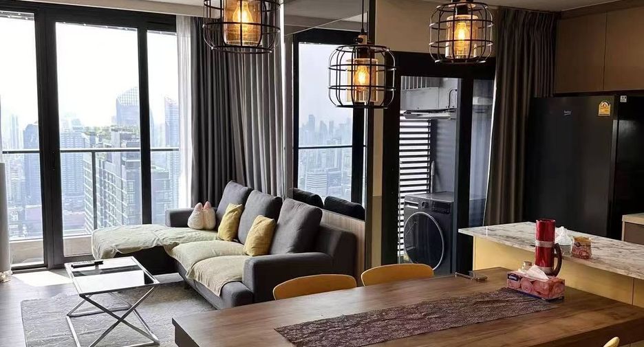 À louer 2 chambres condo à Huai Khwang, Bangkok