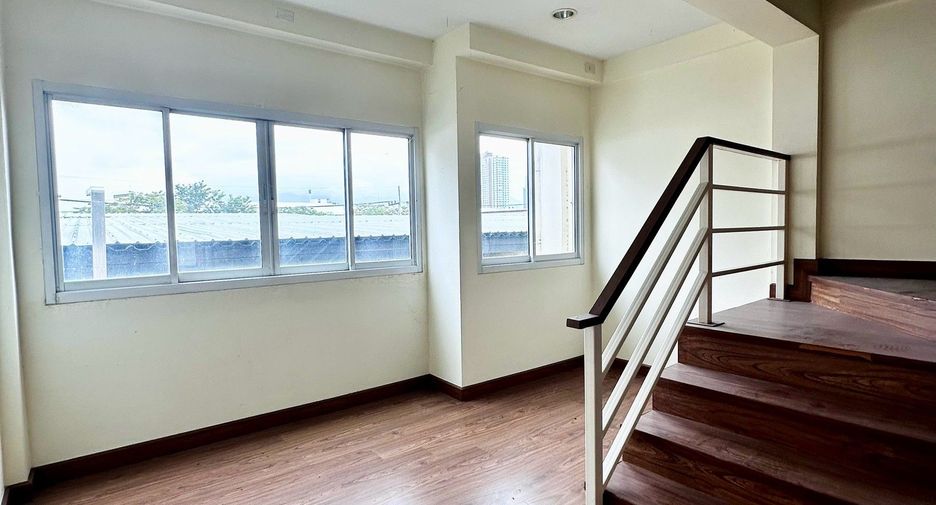 Local comercial en venta y en alquiler de 6 habitaciones en Mueang Chiang Mai, Chiang Mai
