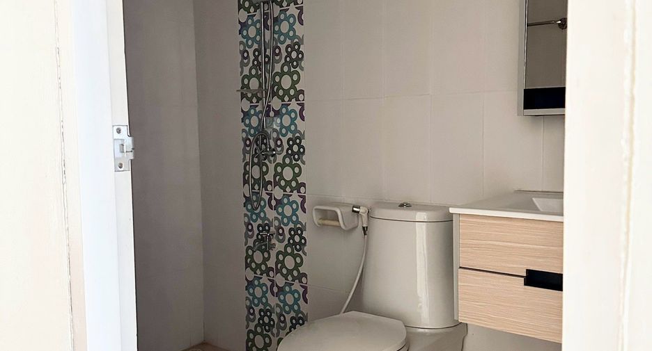 Local comercial en venta y en alquiler de 6 habitaciones en Mueang Chiang Mai, Chiang Mai
