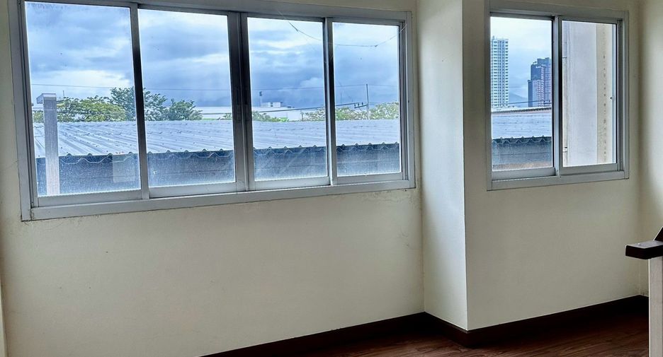 Local comercial en venta y en alquiler de 6 habitaciones en Mueang Chiang Mai, Chiang Mai