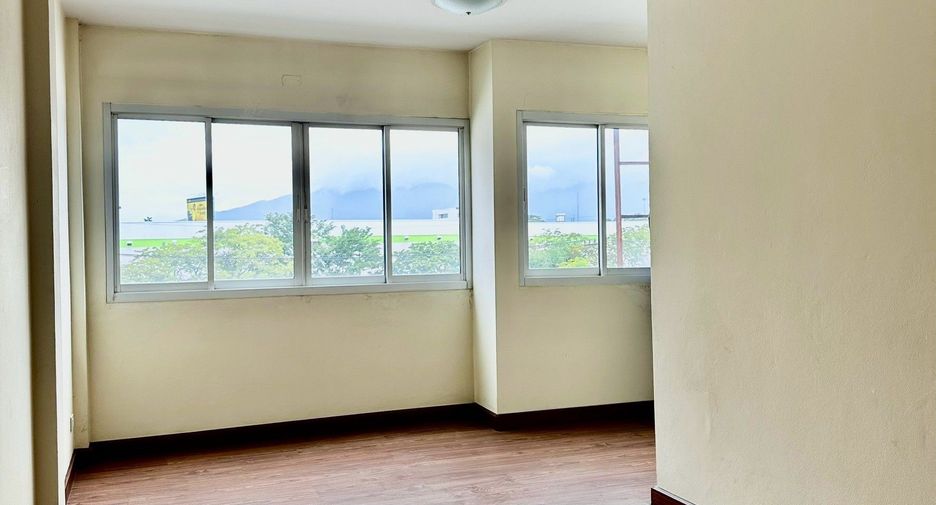 Local comercial en venta y en alquiler de 6 habitaciones en Mueang Chiang Mai, Chiang Mai
