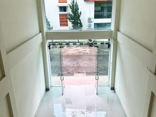 Local comercial en venta y en alquiler de 6 habitaciones en Mueang Chiang Mai, Chiang Mai