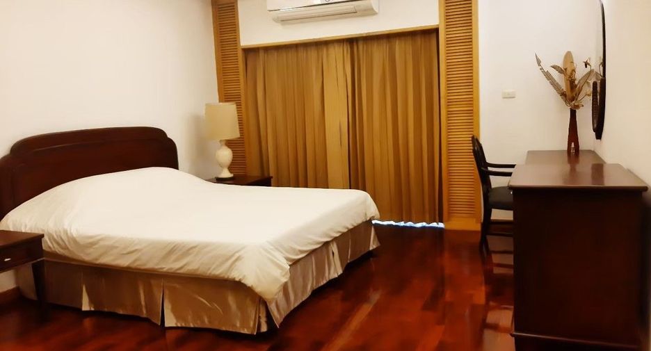 For rent 3 bedrooms apartment in Sathon, Bangkok