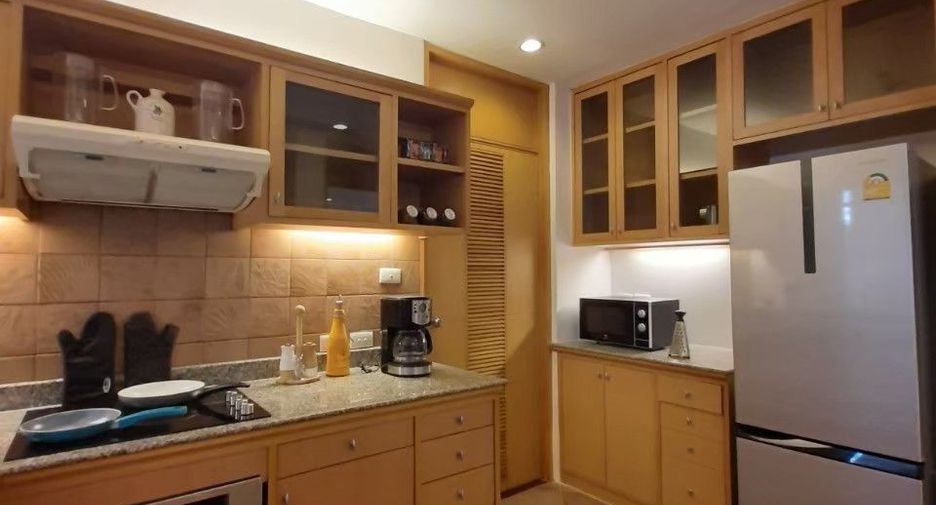 For rent 3 bedrooms apartment in Sathon, Bangkok