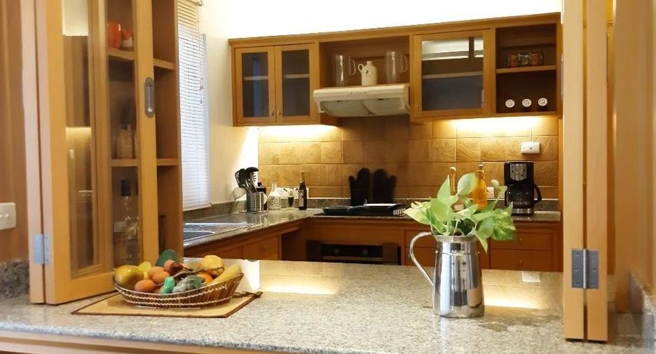 For rent 3 bedrooms apartment in Sathon, Bangkok