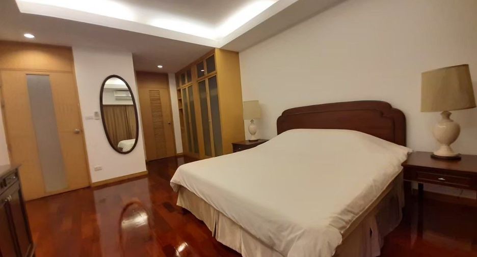 For rent 3 bedrooms apartment in Sathon, Bangkok