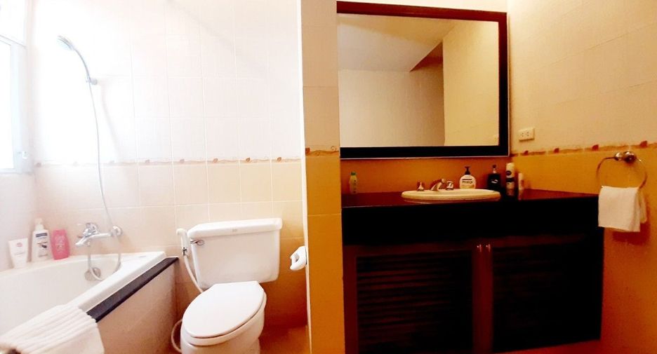 For rent 3 bedrooms apartment in Sathon, Bangkok