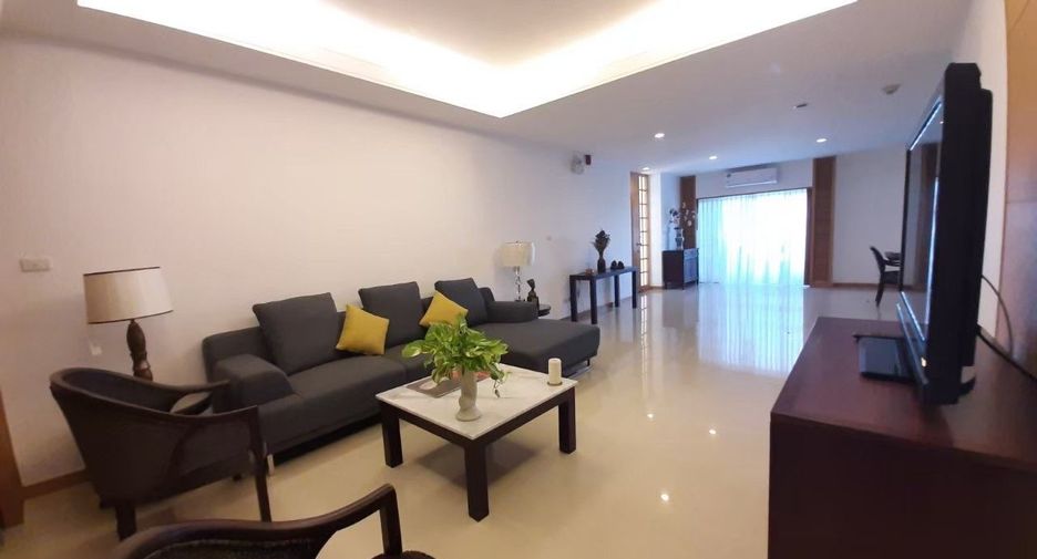 For rent 3 bedrooms apartment in Sathon, Bangkok