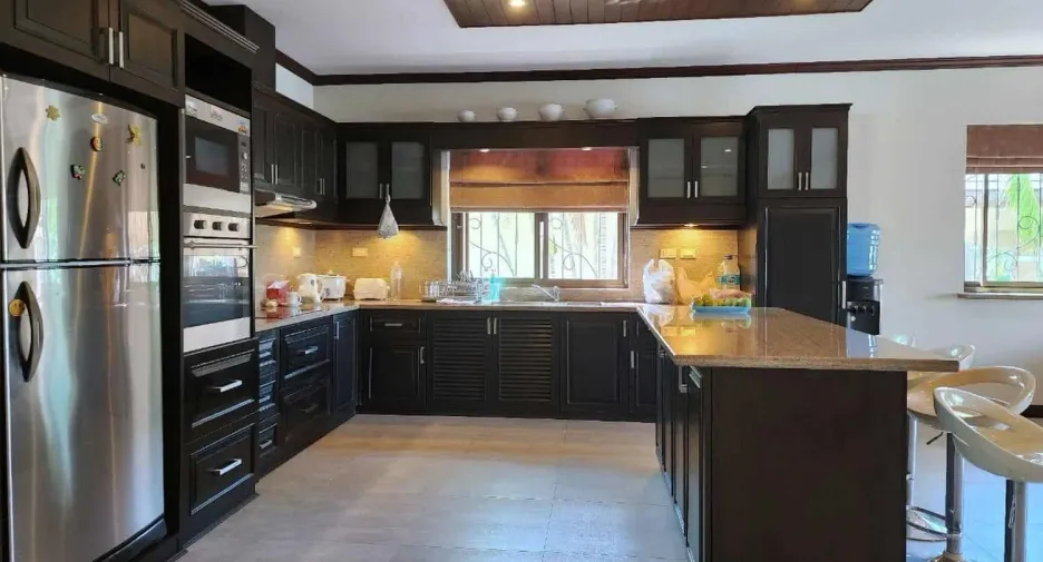 Villa zum Kauf mit 3 Zimmer in Cha Am, Phetchaburi