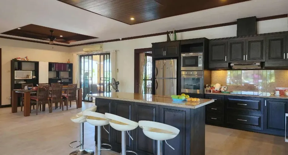 Villa zum Kauf mit 3 Zimmer in Cha Am, Phetchaburi