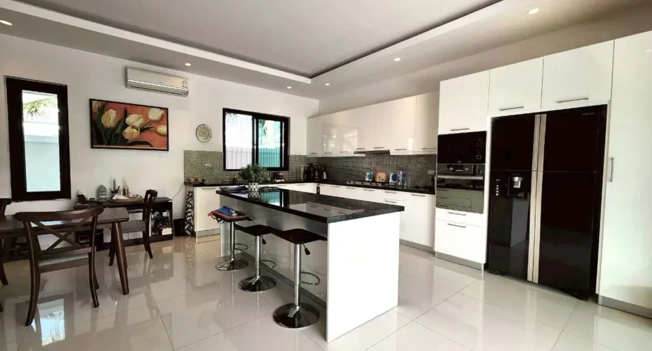 À vendre 3 chambres villa à Cha Am, Phetchaburi