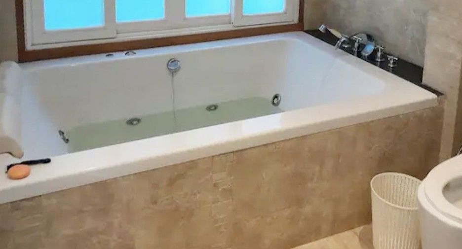 For sale 4 bedrooms villa in Ko Samui, Surat Thani