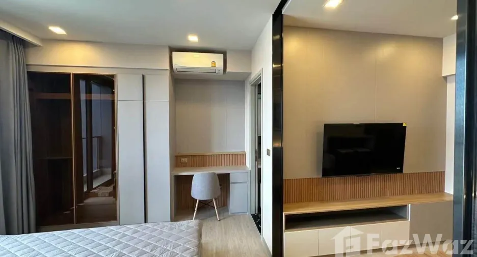 For rent 1 bed condo in Huai Khwang, Bangkok