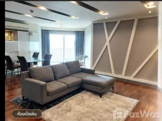 For rent 3 bedrooms condo in Huai Khwang, Bangkok