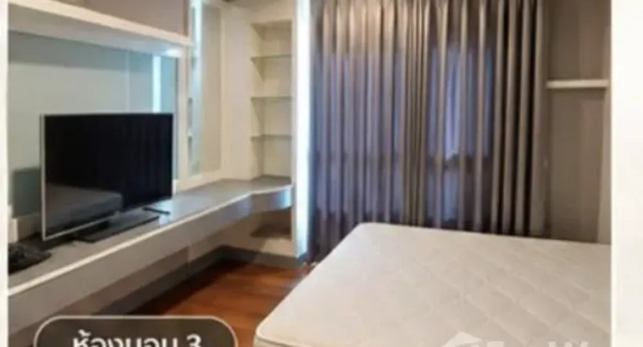 For rent 3 bedrooms condo in Huai Khwang, Bangkok