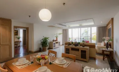 For rent 3 bedrooms apartment in Sathon, Bangkok