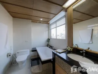 For rent 3 bedrooms apartment in Sathon, Bangkok