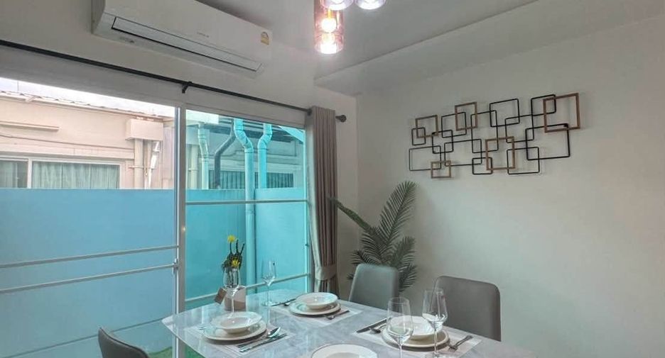 For rent 3 bedrooms townhouse in Bang Phli, Samut Prakan