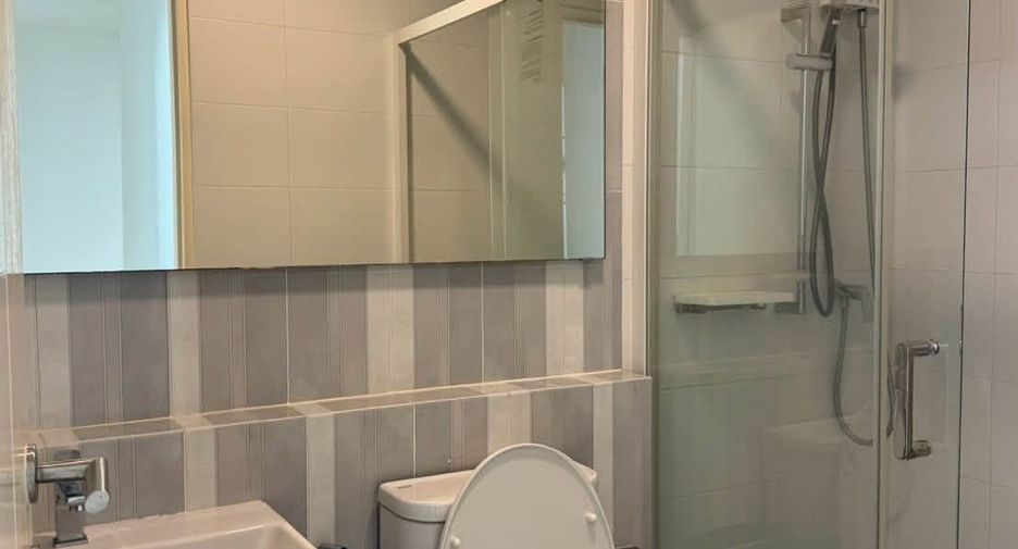 For rent 3 bedrooms townhouse in Bang Phli, Samut Prakan