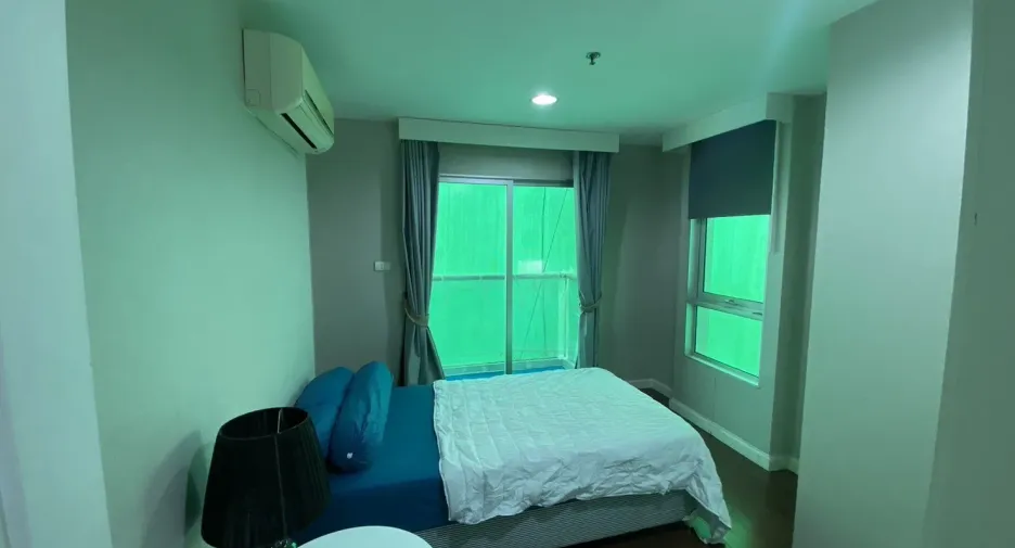 À vendre 2 chambres condo à Huai Khwang, Bangkok