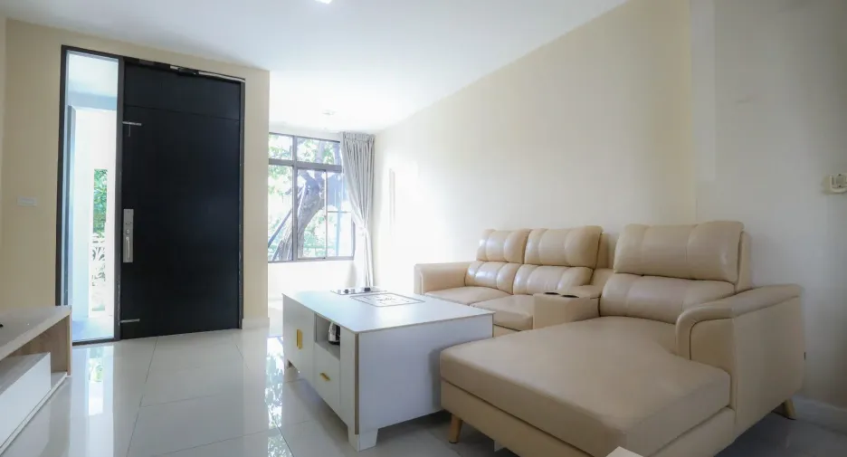 For rent 4 bedrooms house in Bang Khae, Bangkok