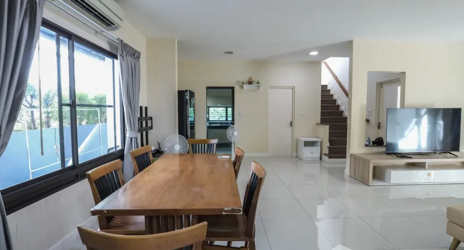 For rent 4 bedrooms house in Bang Khae, Bangkok
