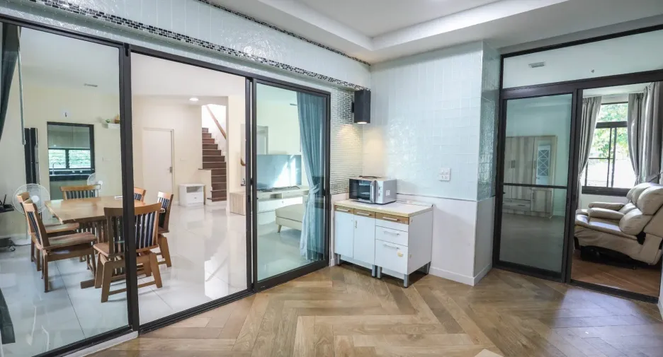 For rent 4 bedrooms house in Bang Khae, Bangkok
