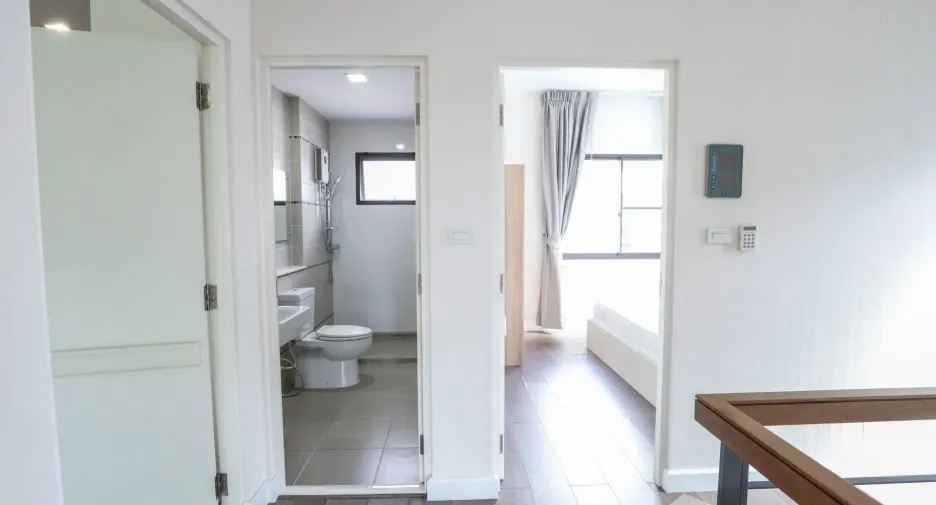 For rent 4 bedrooms house in Bang Khae, Bangkok