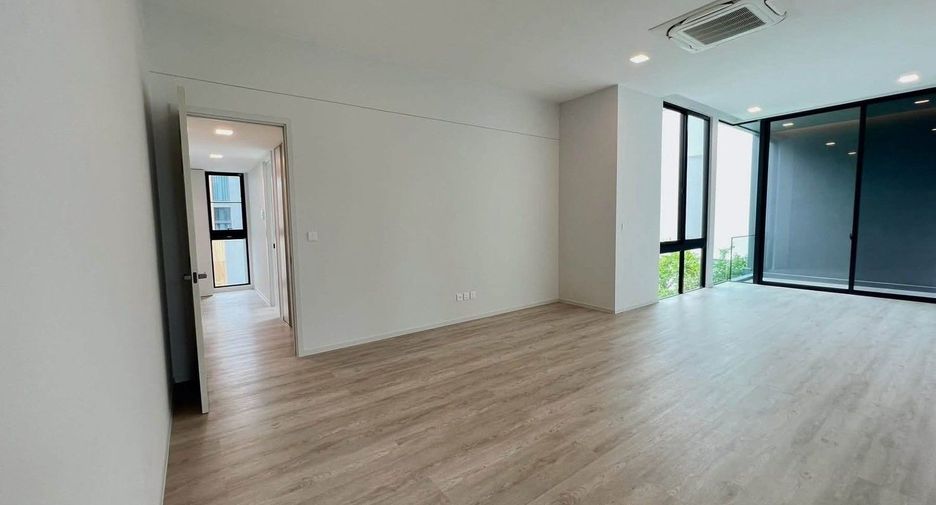 For rent 4 bedrooms house in Saphan Sung, Bangkok