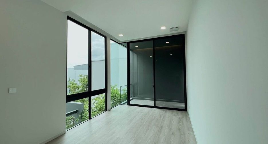 For rent 4 bedrooms house in Saphan Sung, Bangkok