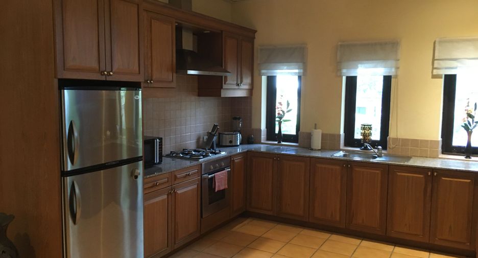 Villa zum Kauf mit 5 Zimmer in Bang Lamung, Chonburi