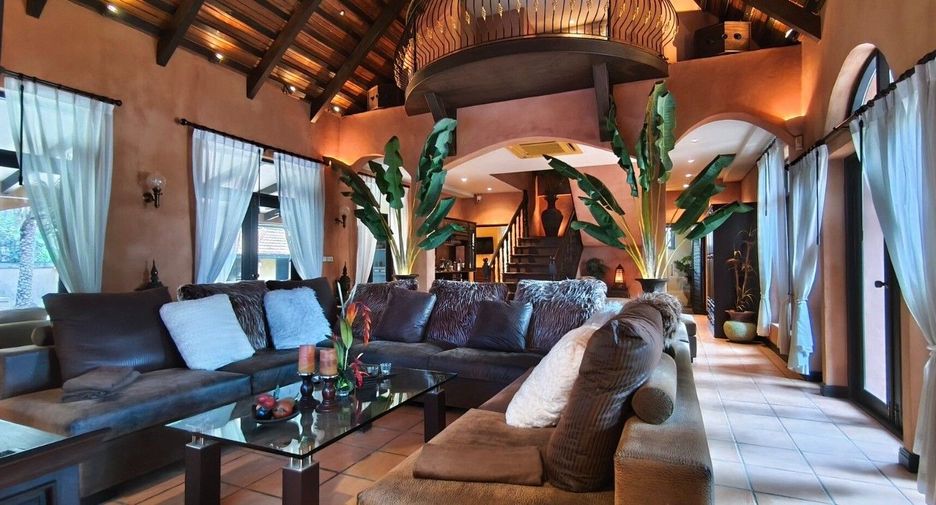 Villa zum Kauf mit 5 Zimmer in Bang Lamung, Chonburi