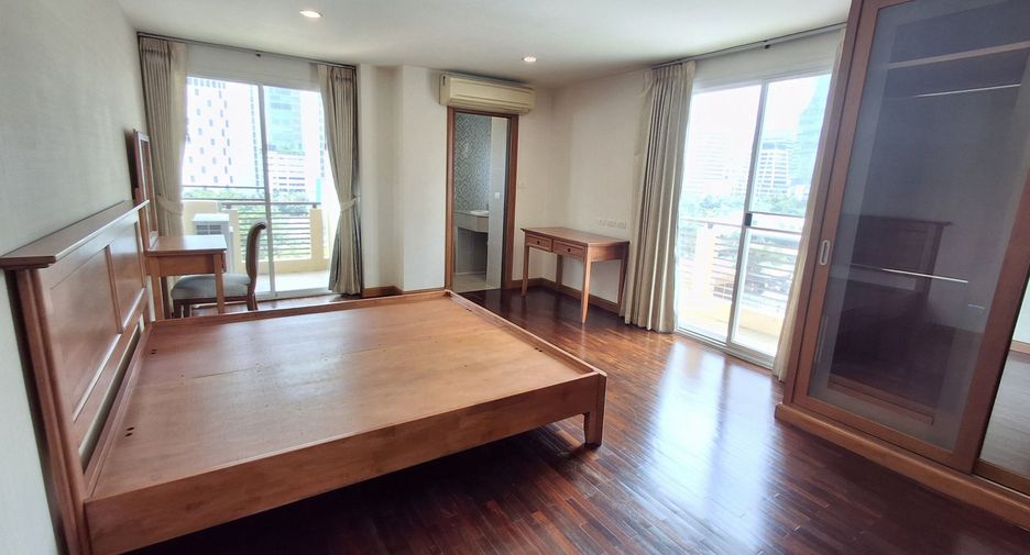 For rent 3 bedrooms apartment in Pathum Wan, Bangkok