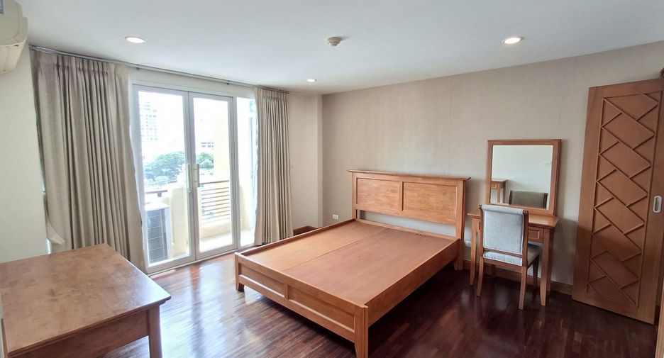 For rent 3 bedrooms apartment in Pathum Wan, Bangkok