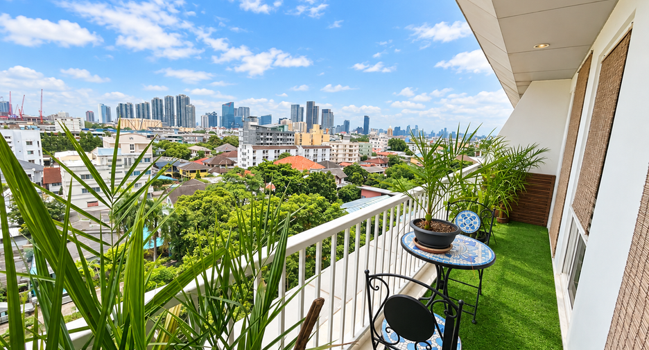 For sale 1 bed condo in Bang Na, Bangkok